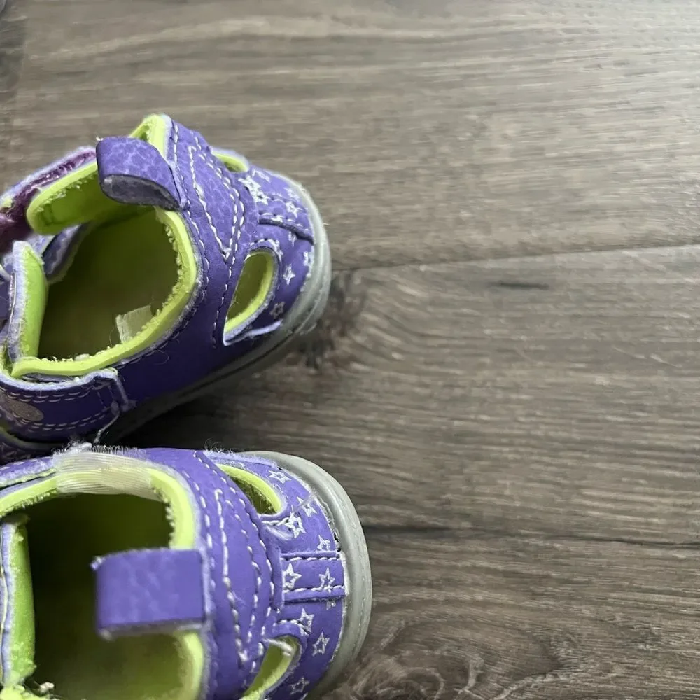OshKosh Kids Size 2 Girls Water Outdoor Summer Shoes Purple / Neon Green / Gray